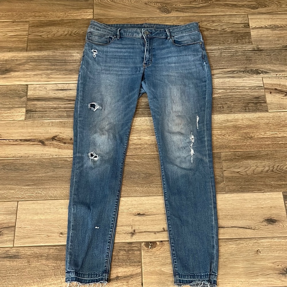 White House, Black market skimmer jeans